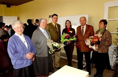 Sœur Agnès, Sœur Jacques-Marie, Tanguy Auspert, le Gouverneur A. Dalem et Daniel Spinato-Poels. Lors de notre 10ième anniversaire en 2006